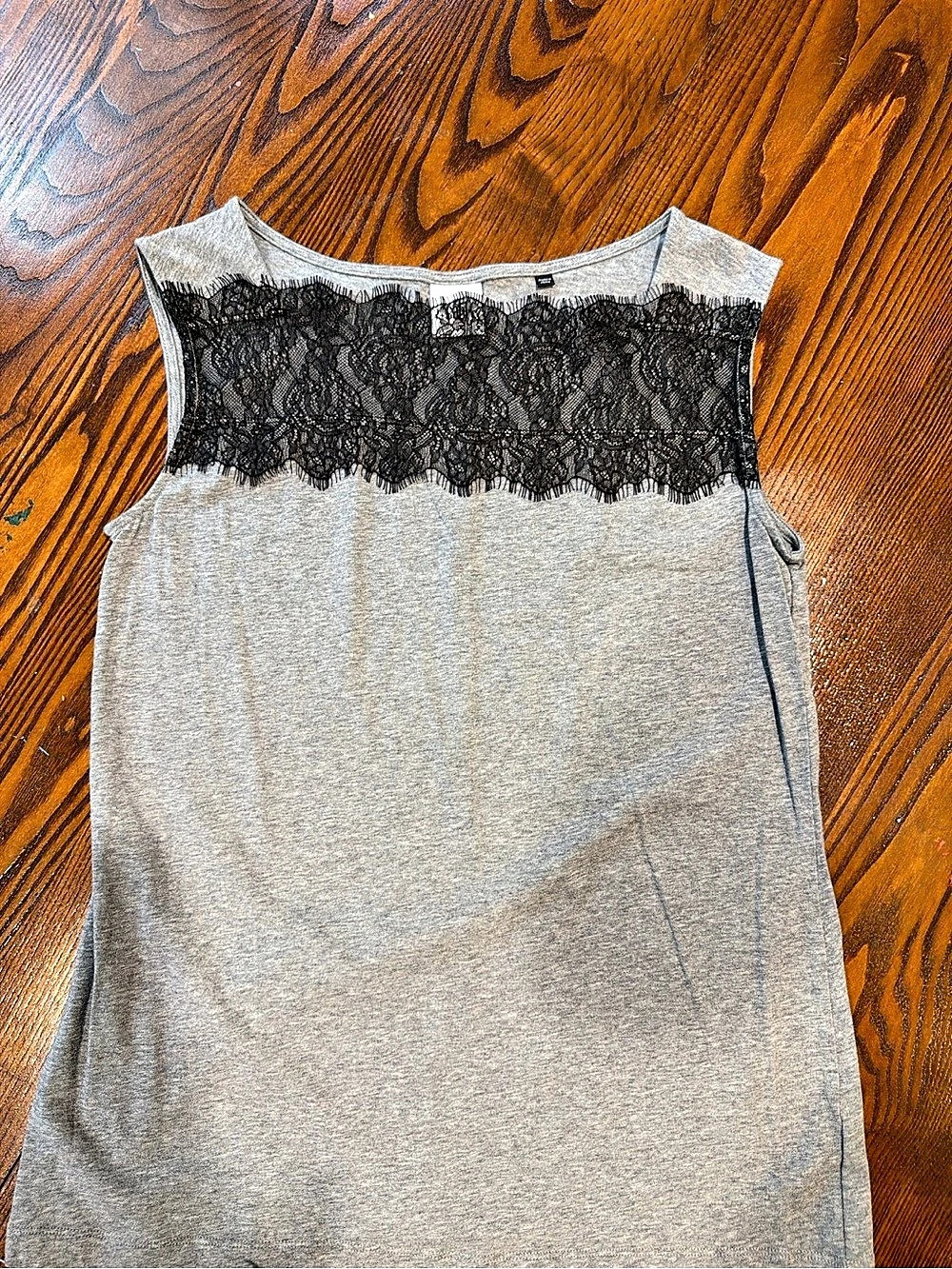 cabi Lacey Tee Lace Yoke Tank Gray & Black Small